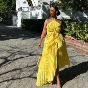 Robe longue plissée à volants